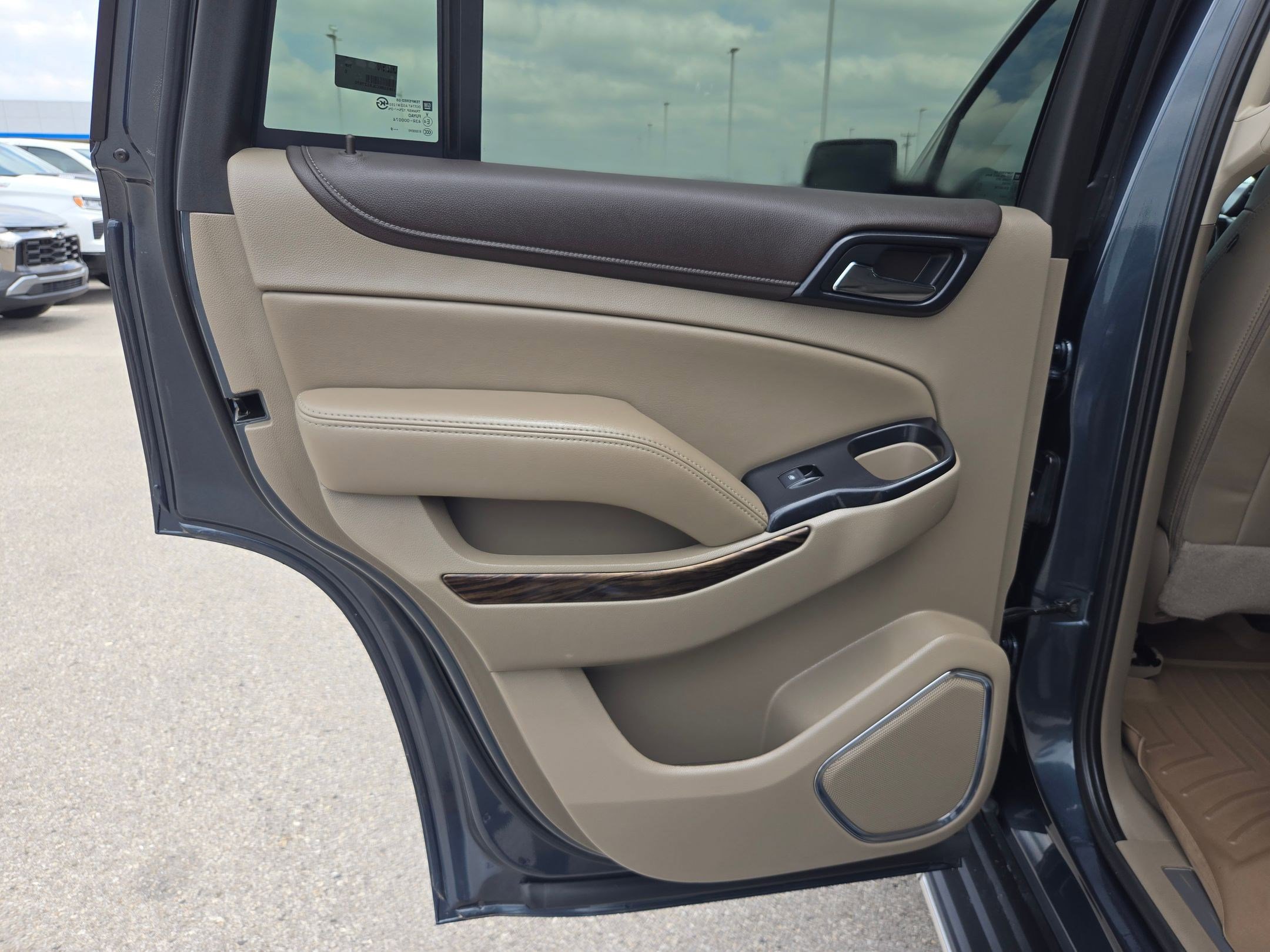 Certified 2020 GMC Yukon SLT w/ Premium Edition RWD image 15