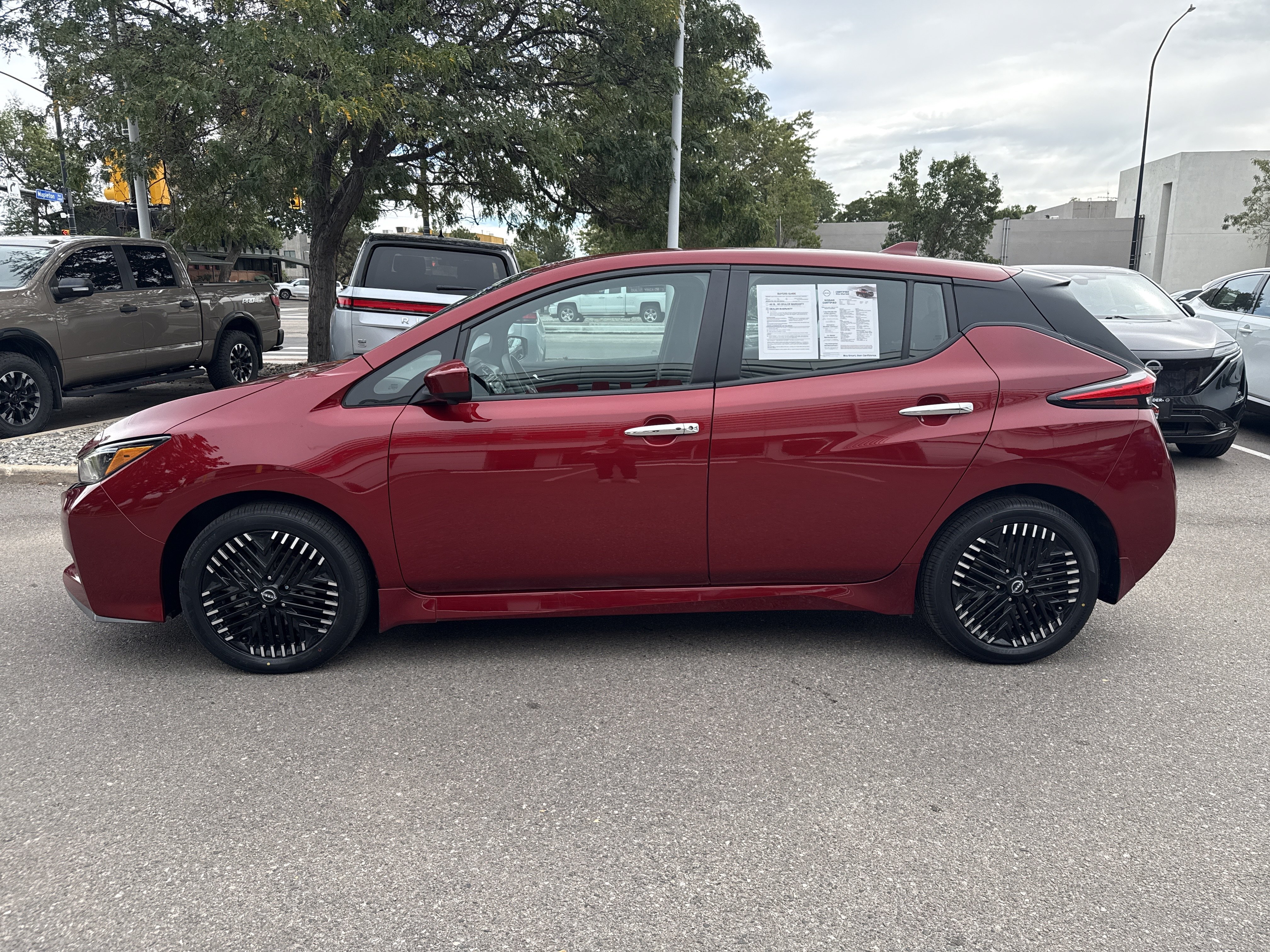 Certified 2025 Nissan Leaf SV Plus FWD image 6