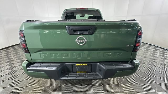 Used 2022 Nissan Frontier SV RWD image 4