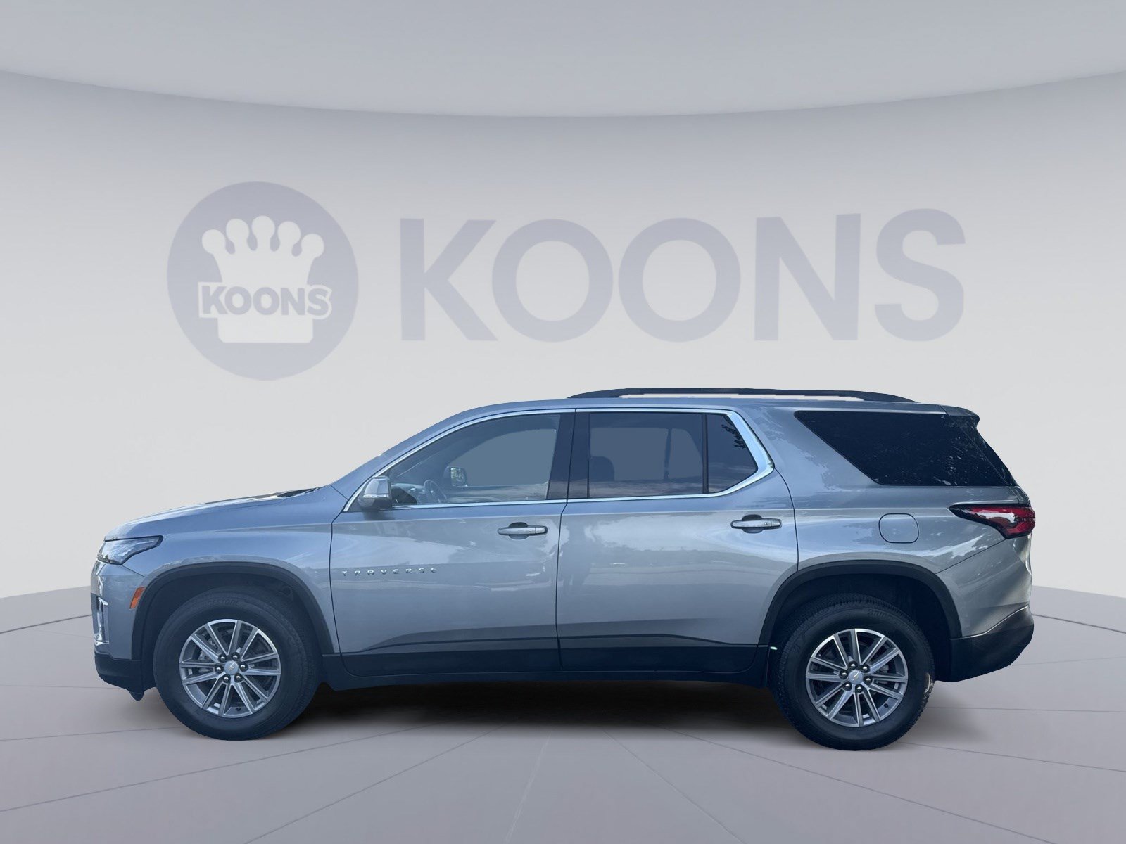 Used 2023 Chevrolet Traverse LT AWD/4WD image 2