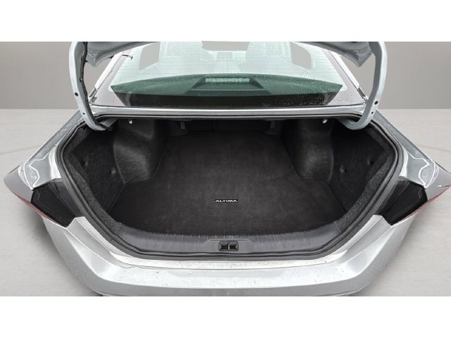 Used 2024 Nissan Altima 2.5 SV FWD image 31