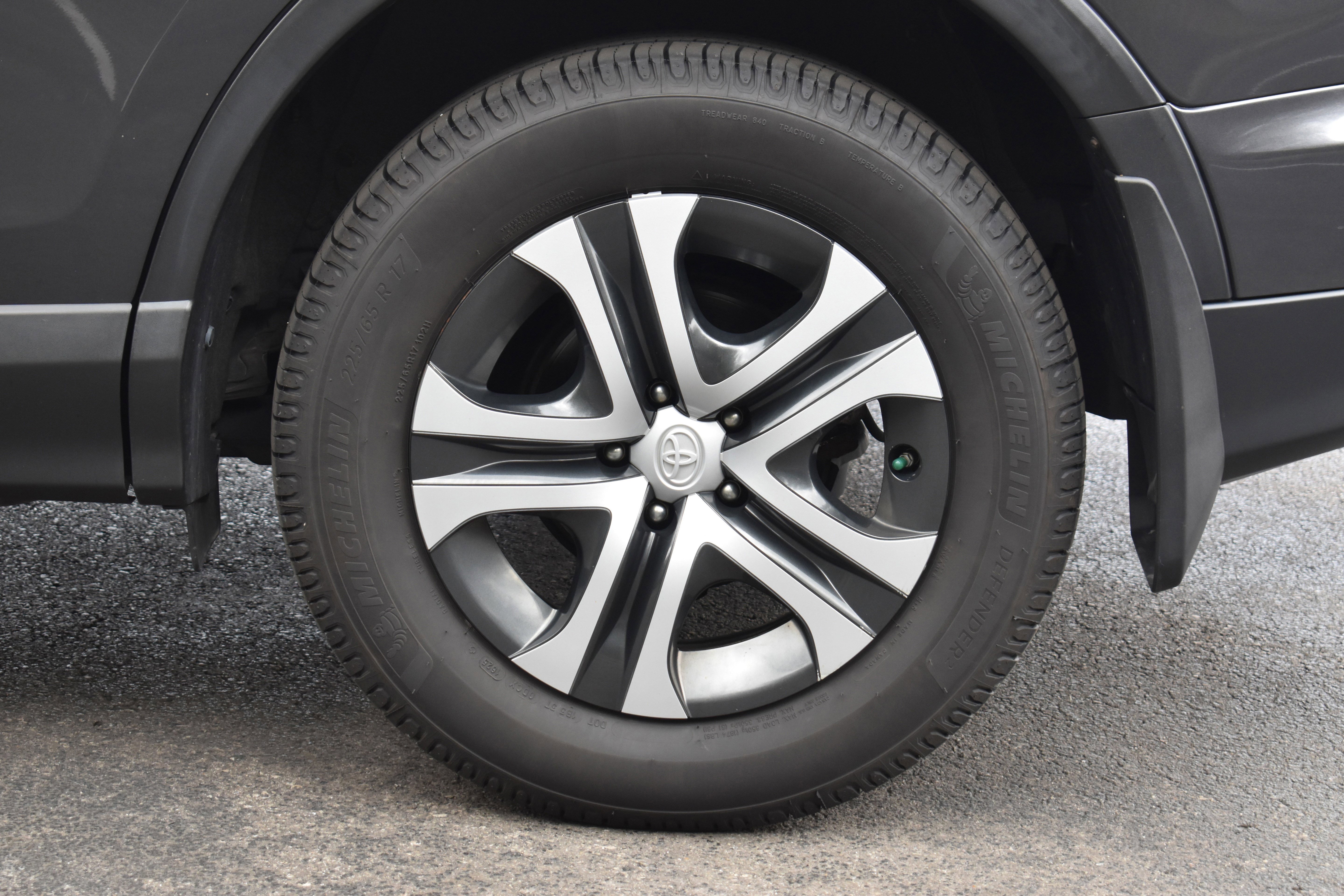 Used 2018 Toyota RAV4 LE w/ All Weather Liner Package image 37