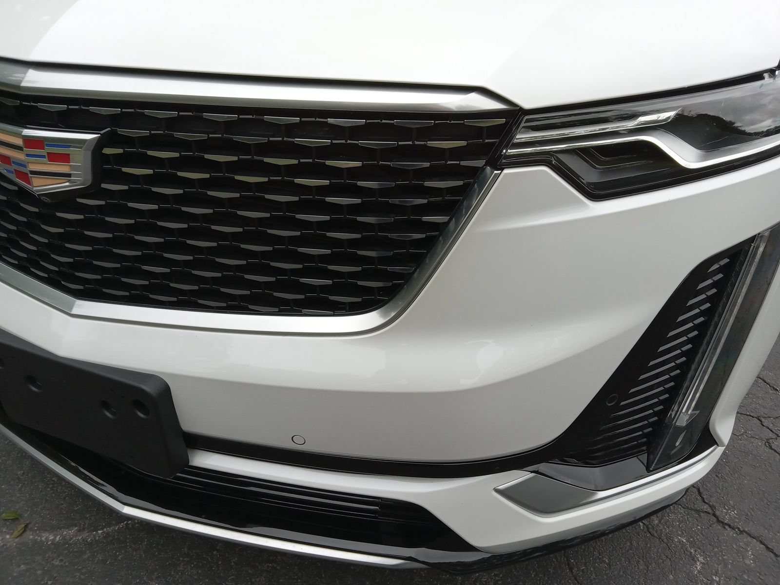Used 2024 Cadillac XT6 Premium Luxury w/ Technology Package AWD/4WD image 7