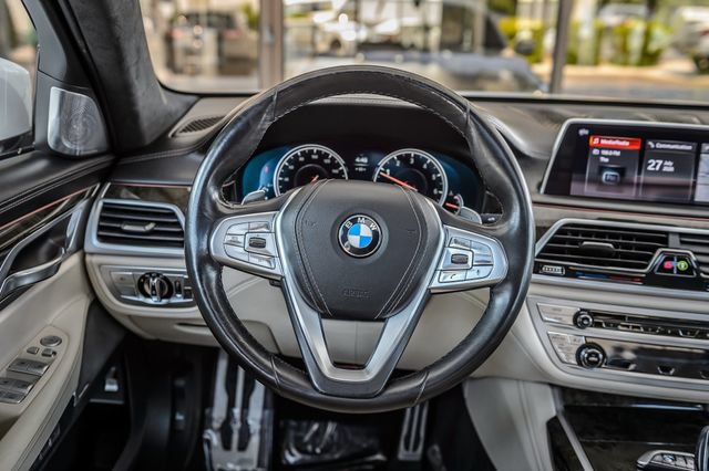 Used 2018 BMW 740i xDrive AWD/4WD image 39