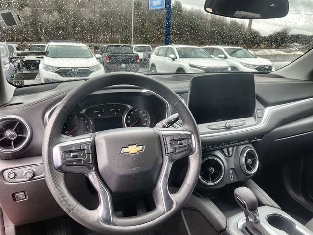 Used 2025 Chevrolet Blazer LT AWD/4WD image 13