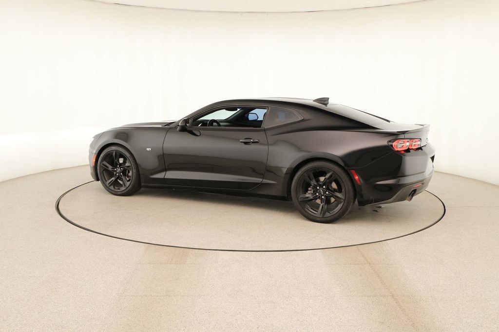 Used 2020 Chevrolet Camaro LT RWD image 3