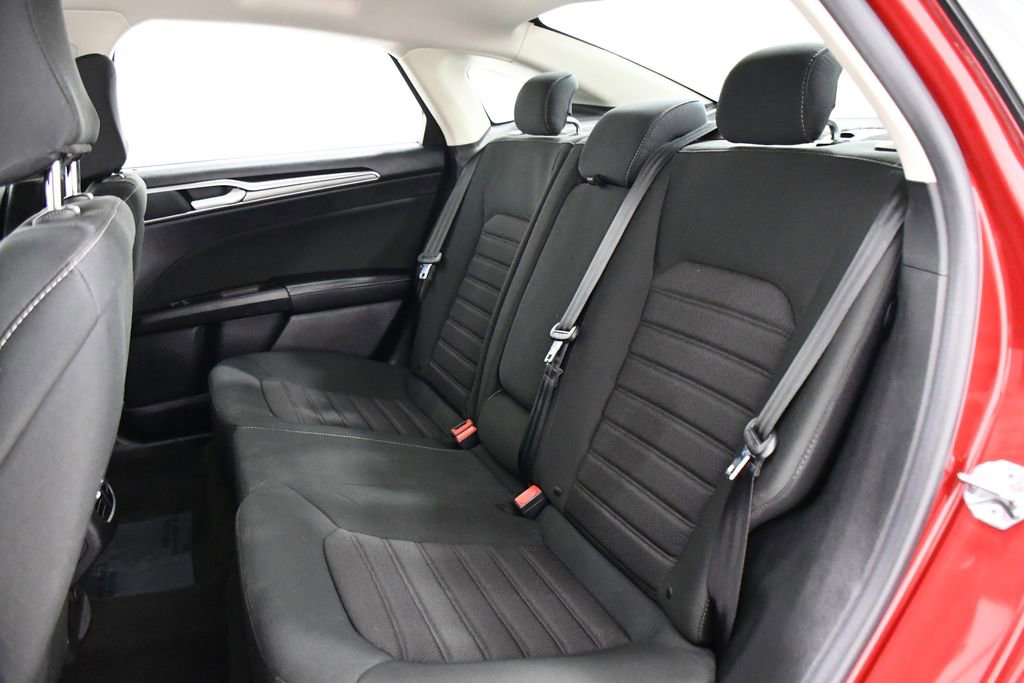 Used 2020 Ford Fusion SE image 21