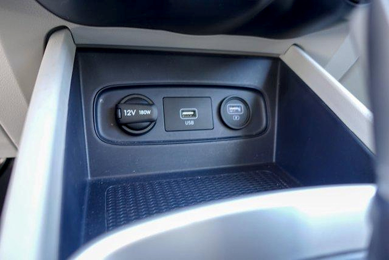 Used 2021 Hyundai Venue FWD image 23