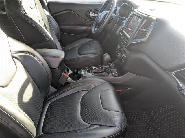 Used 2019 Jeep Cherokee Trailhawk image 19