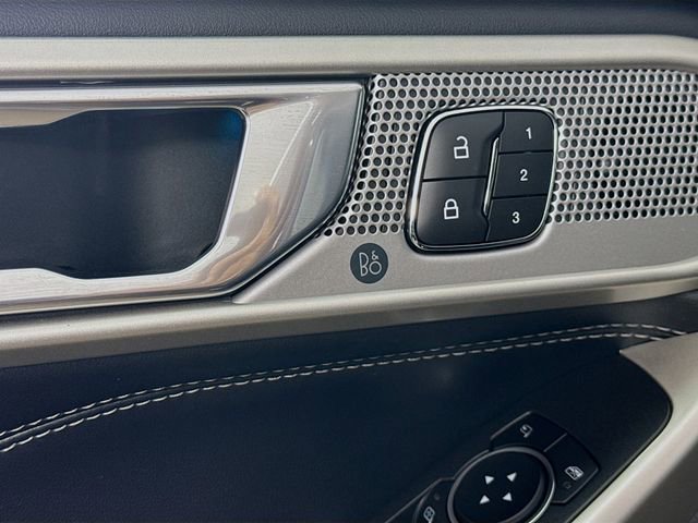 Used 2022 Ford Explorer Limited w/ Equipment Group 301A image 19