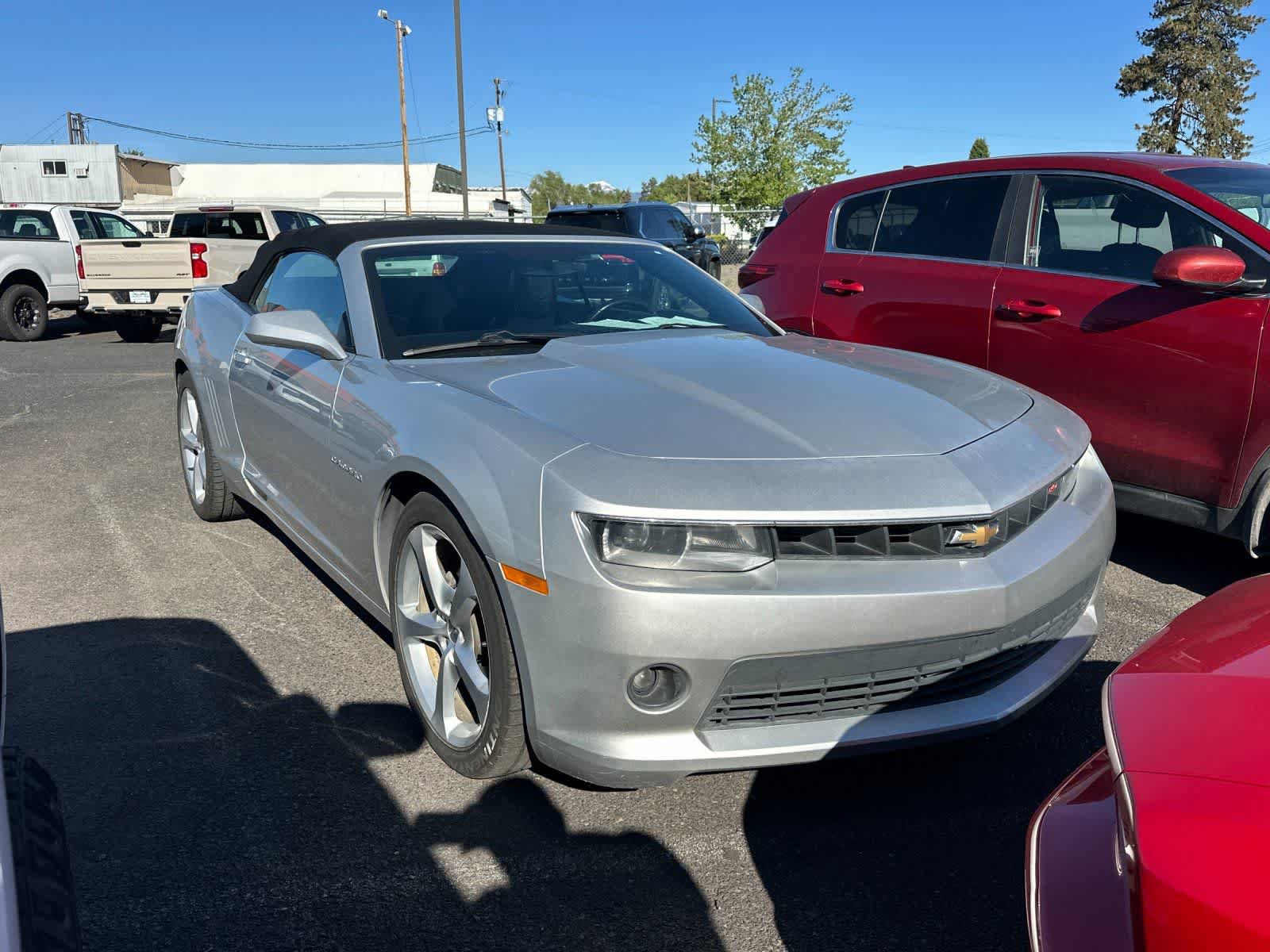 Used 2015 Chevrolet Camaro LT RWD image 2
