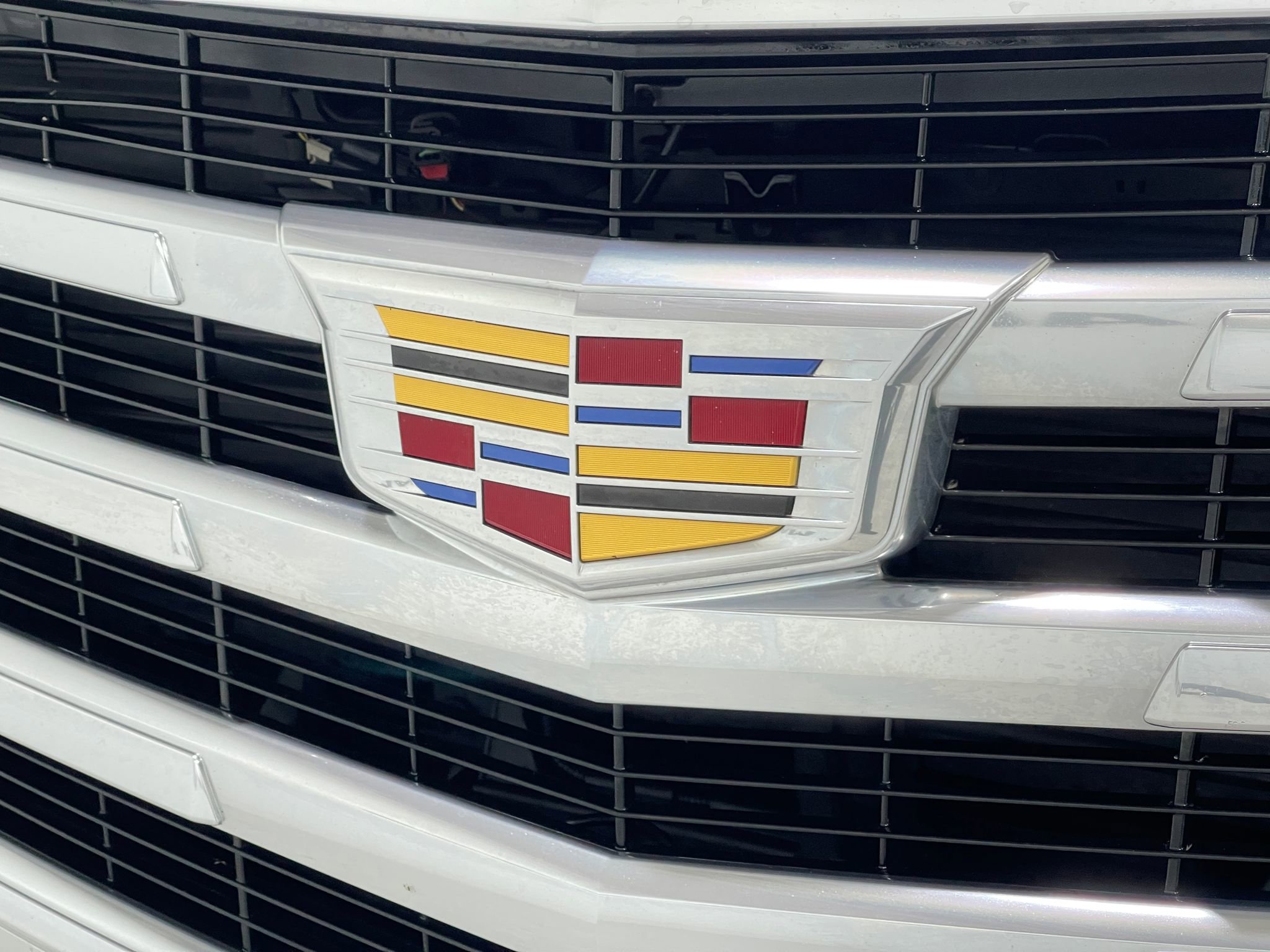 Used 2018 Cadillac Escalade Premium Luxury AWD/4WD image 44