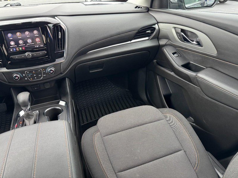 Used 2021 Chevrolet Traverse LT FWD image 17