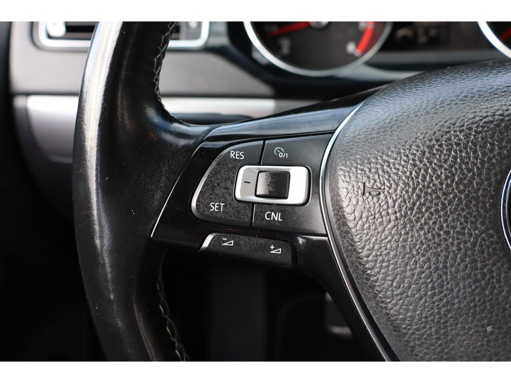 Used 2016 Volkswagen Jetta Sport image 25
