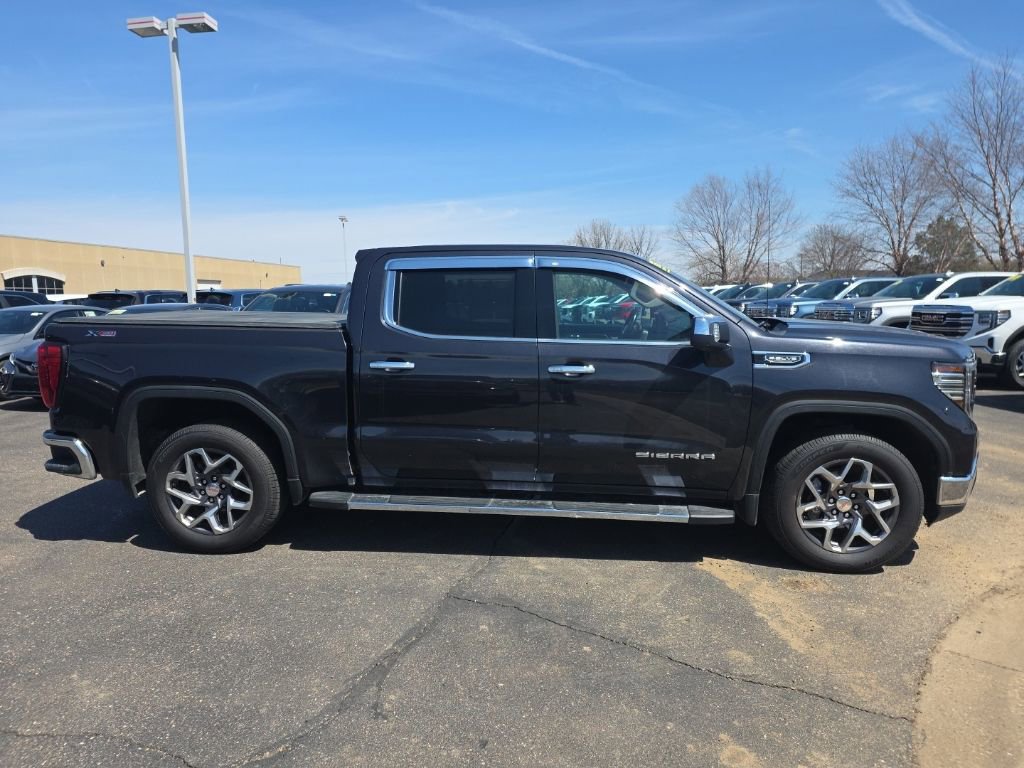 Used 2023 GMC Sierra 1500 SLT w/ SLT Premium Package AWD/4WD image 8