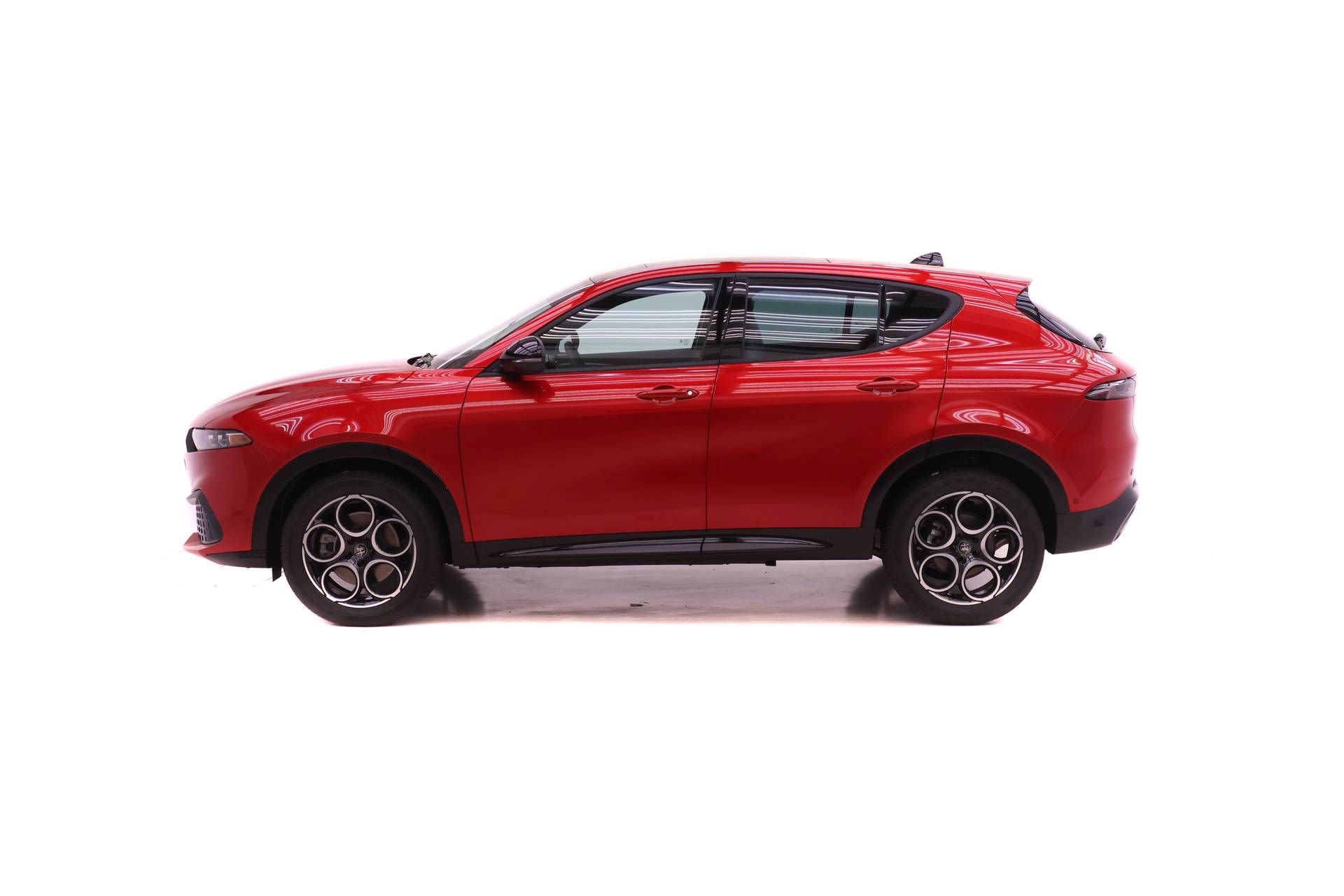 New 2026 Alfa Romeo Tonale w/ Active Assist Package AWD/4WD image 3