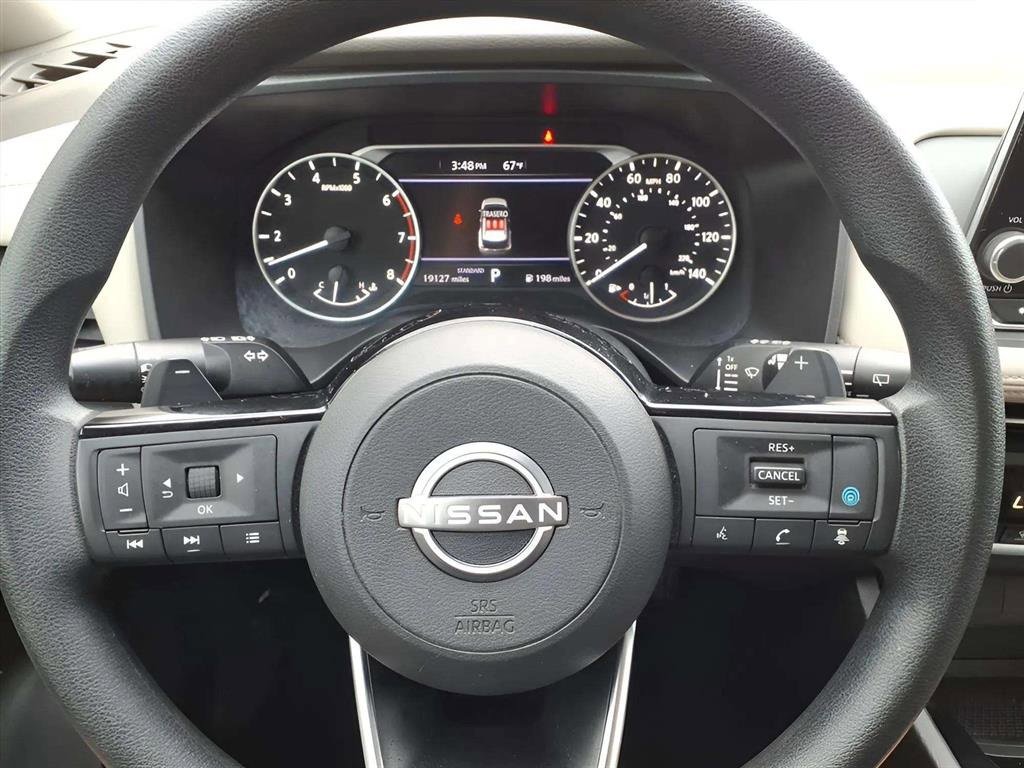 Used 2023 Nissan Rogue SV image 14