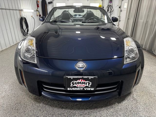 Used 2007 Nissan 350Z Touring image 2