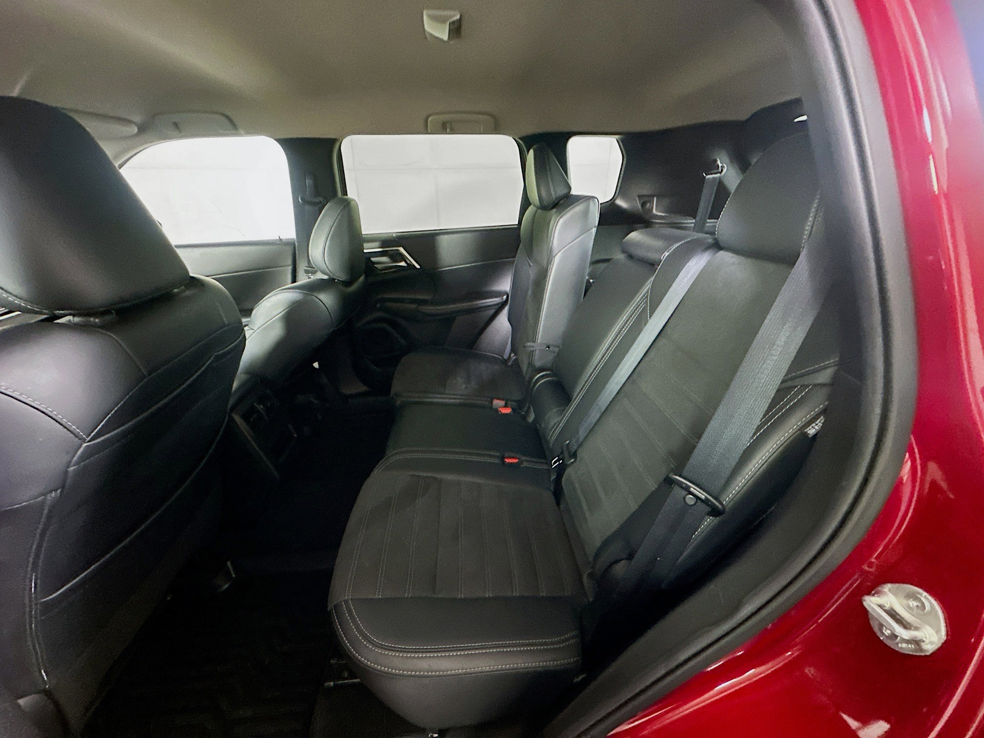 Used 2024 Mitsubishi Outlander SE image 28