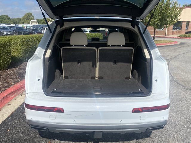 Used 2019 Audi Q7 3.0T Premium Plus w/ Premium Plus Package AWD/4WD image 6
