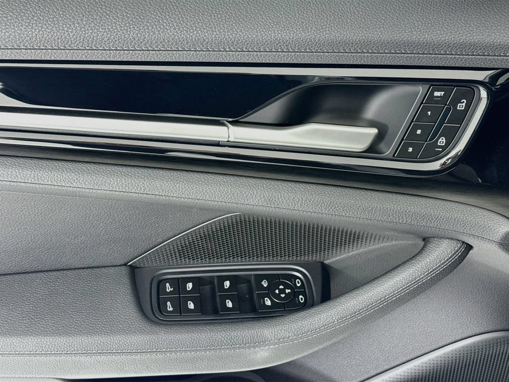 New 2026 Porsche Panamera 4 AWD/4WD image 11