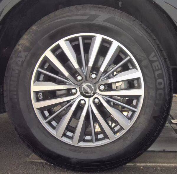 Used 2023 Nissan Armada SL w/ Captain's Chairs Package RWD image 7