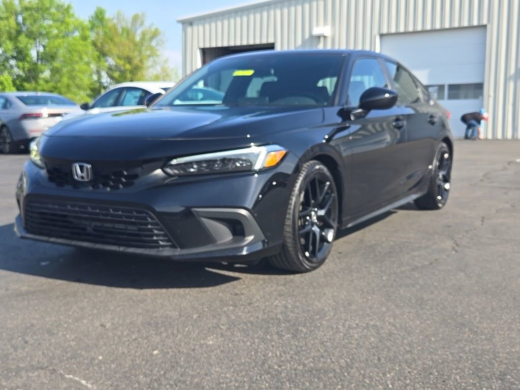 Used 2023 Honda Civic Sport image 3