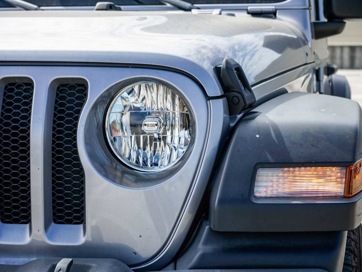 Used 2019 Jeep Wrangler Sport image 7