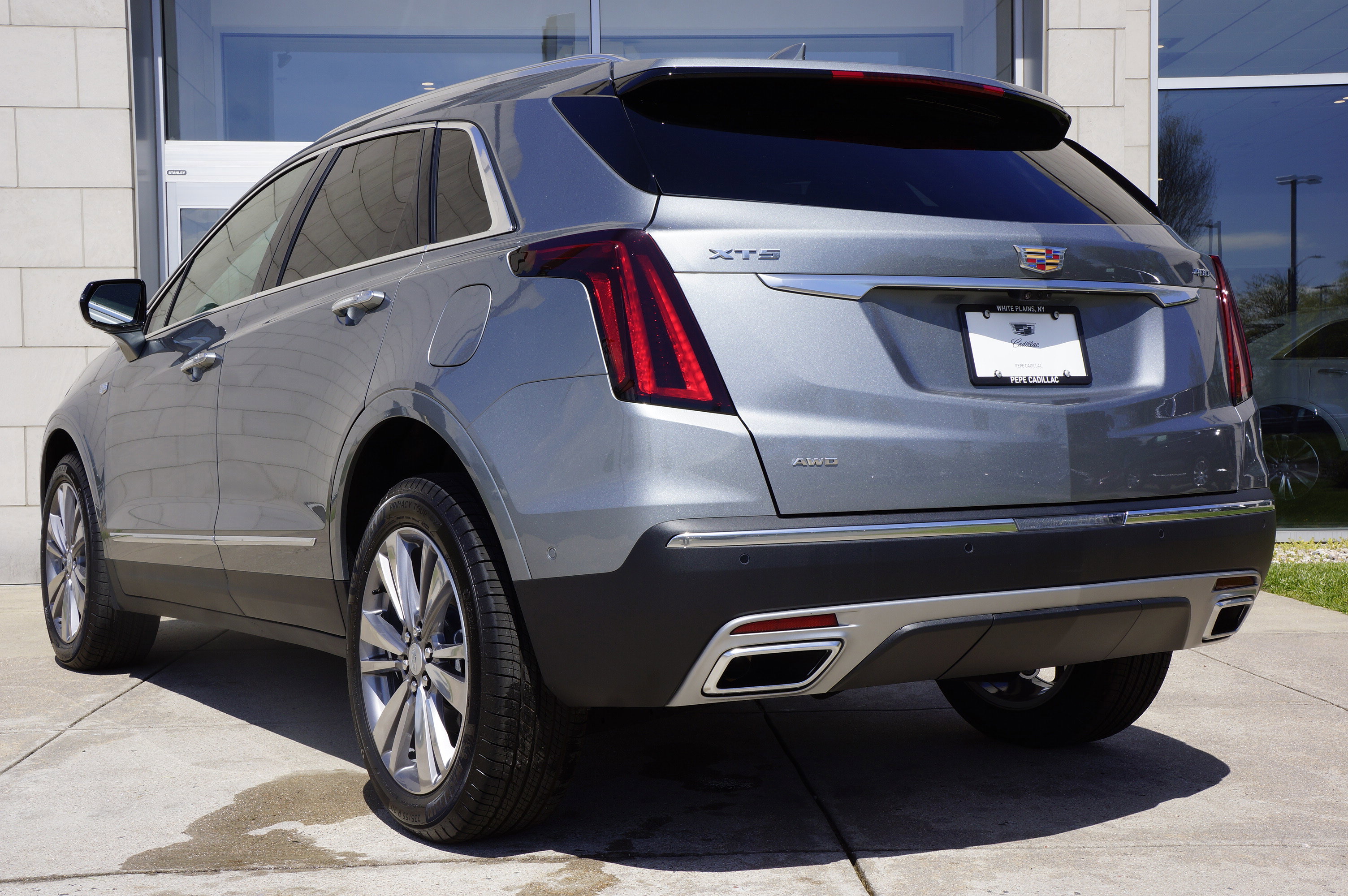 Used 2025 Cadillac XT5 Premium Luxury image 9
