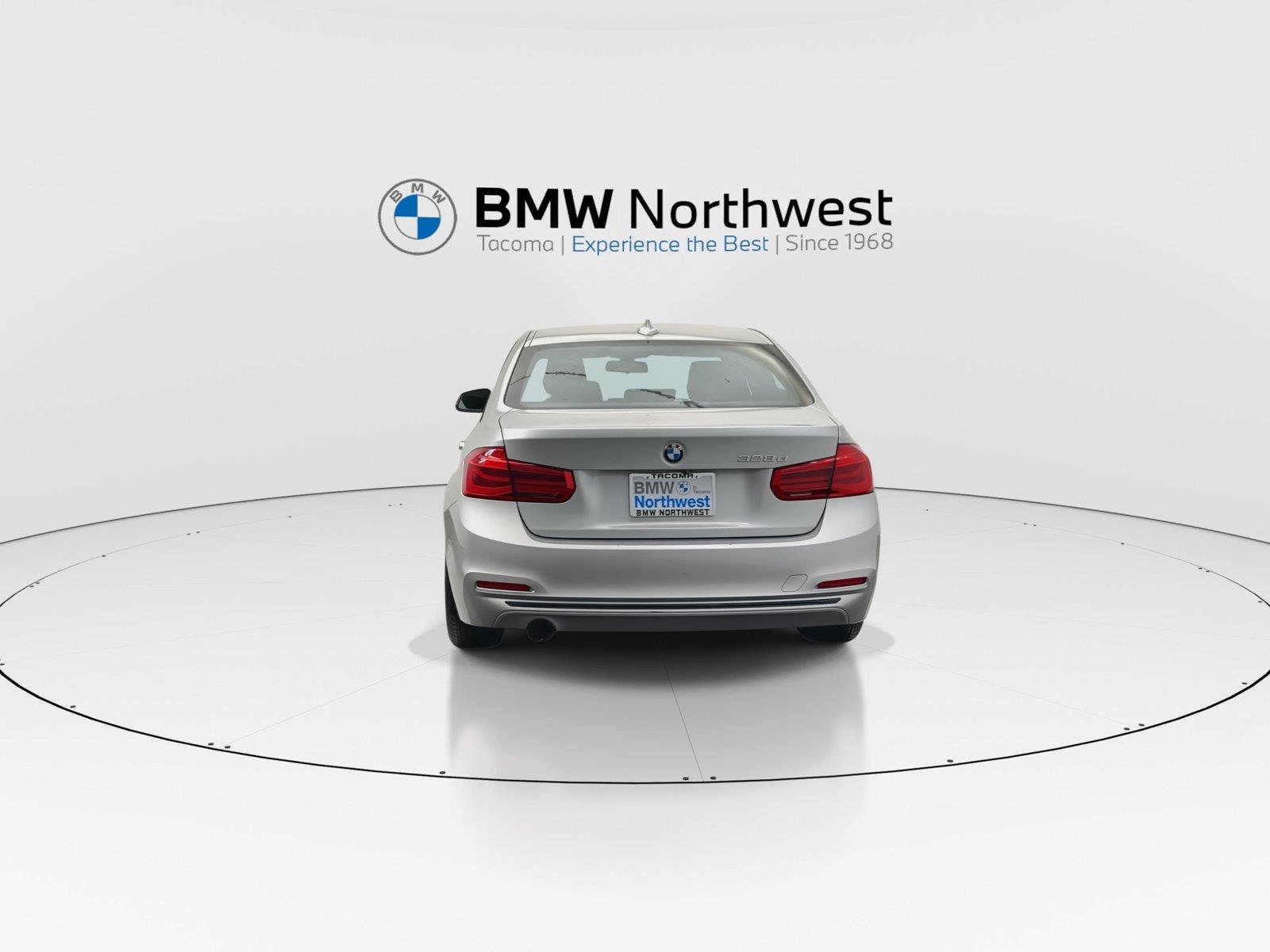 Used 2018 BMW 328d Sedan RWD image 2