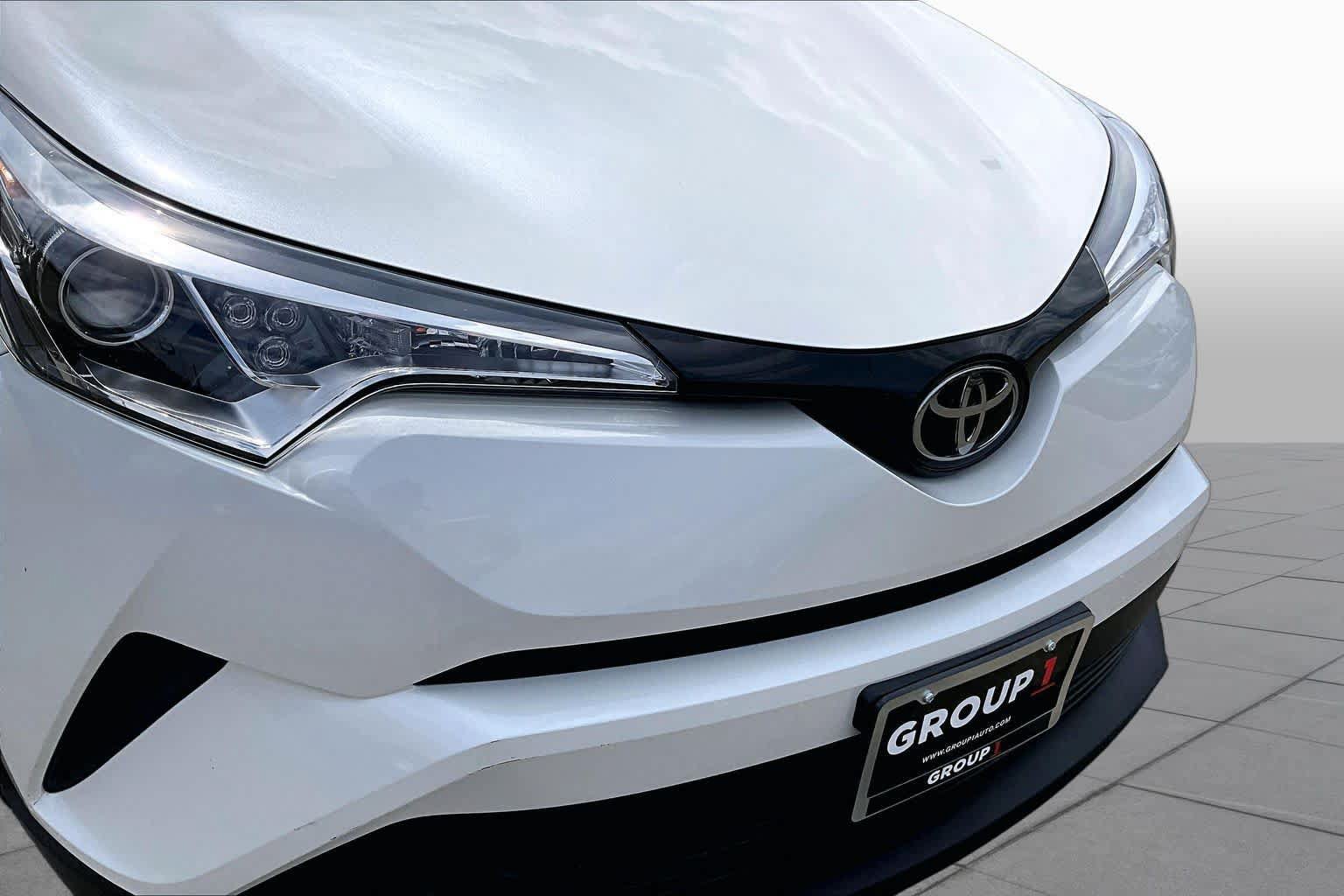 Used 2019 Toyota C-HR XLE FWD image 29