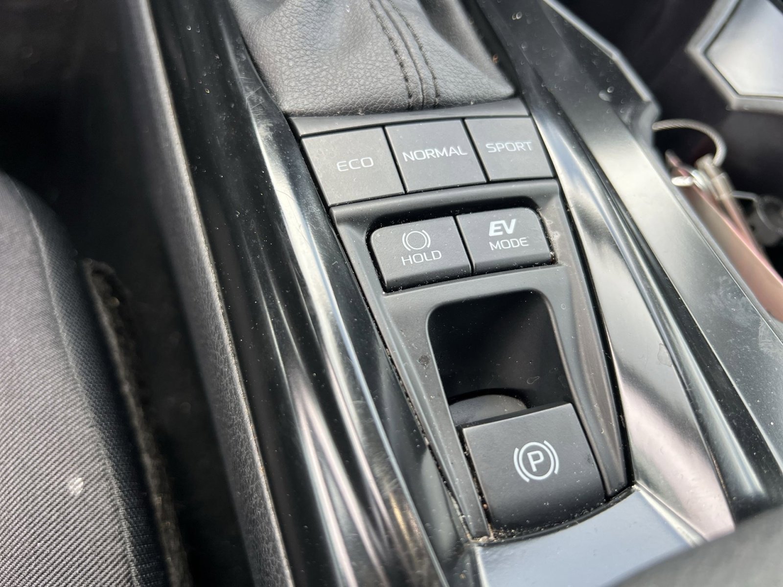 Used 2025 Toyota Camry LE image 29