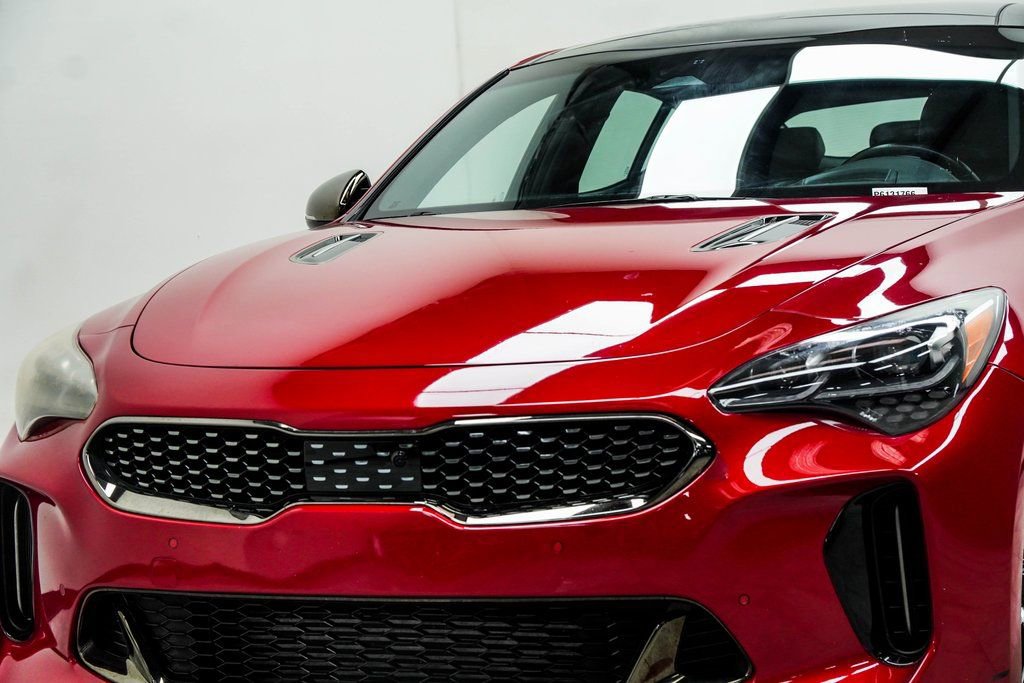 Used 2023 Kia Stinger GT2 image 2