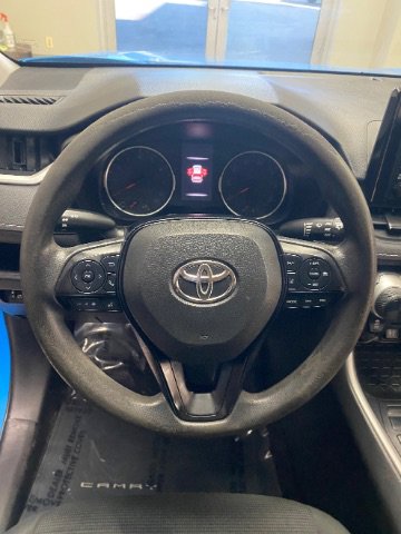 Used 2019 Toyota RAV4 LE image 18