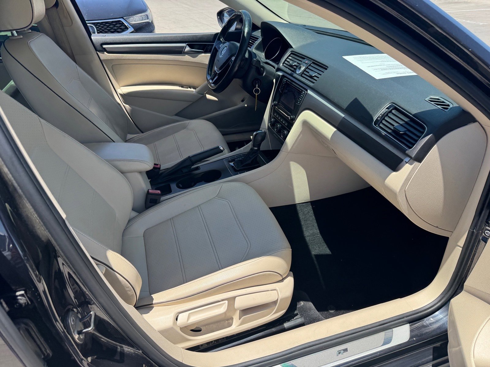 Used 2017 Volkswagen Passat 1.8T R-Line w/ R-Line Lighting Package FWD image 25