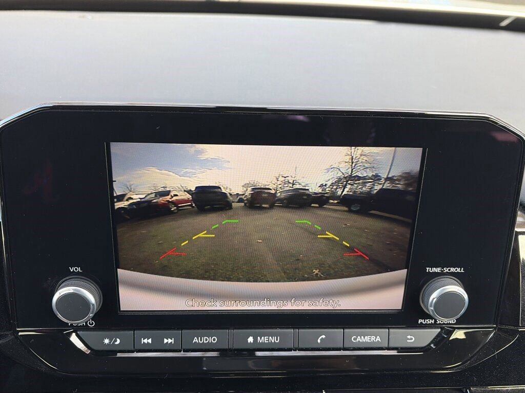 Certified 2025 Nissan Pathfinder SV image 14