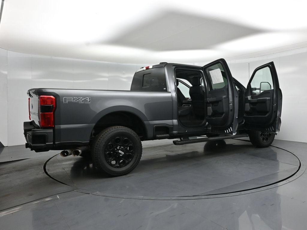 New 2026 Ford F250 Lariat w/ Black Appearance Package AWD/4WD image 5