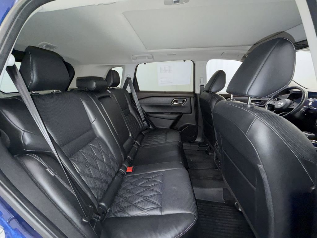 Used 2021 Nissan Rogue Platinum image 16