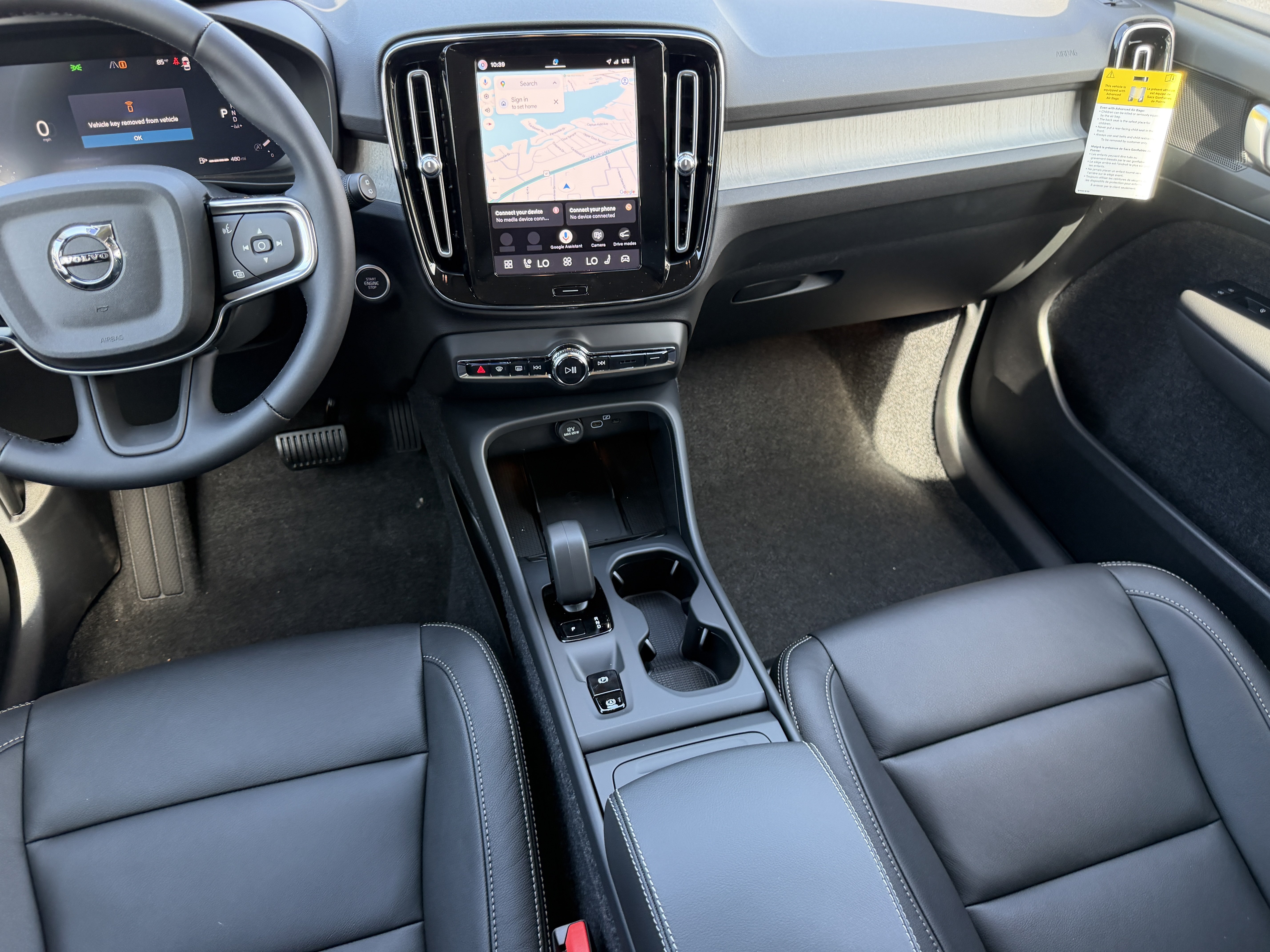 New 2026 Volvo XC40 B4 Core w/ Climate Package FWD image 14