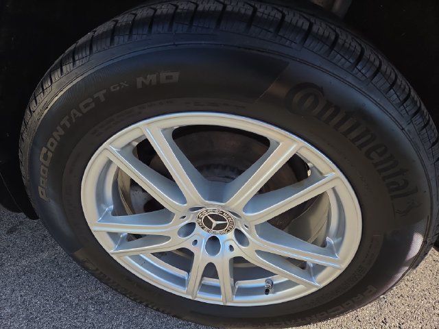 Used 2023 Mercedes-Benz GLC 300 4MATIC w/ Exclusive Trim Package image 26