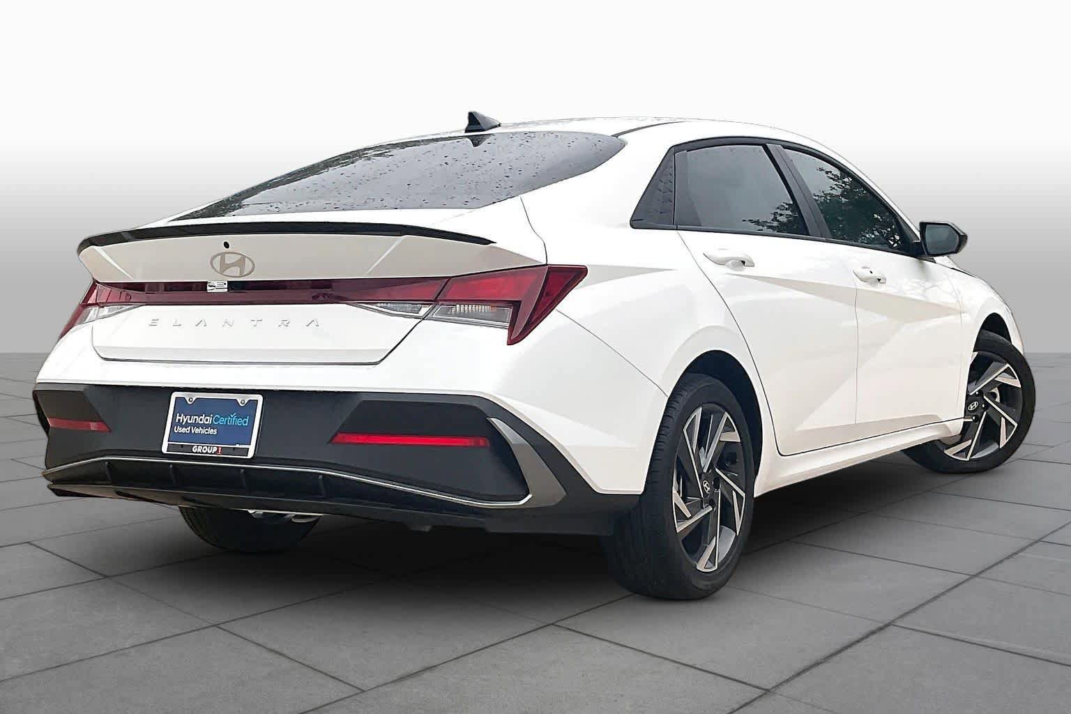 Certified 2025 Hyundai Elantra Sport image 13