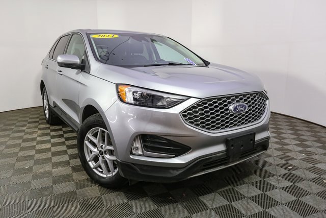 Used 2024 Ford Edge SEL w/ Convenience Package image 3