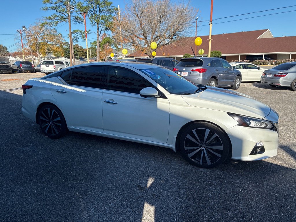 Used 2019 Nissan Altima 2.5 Platinum image 3