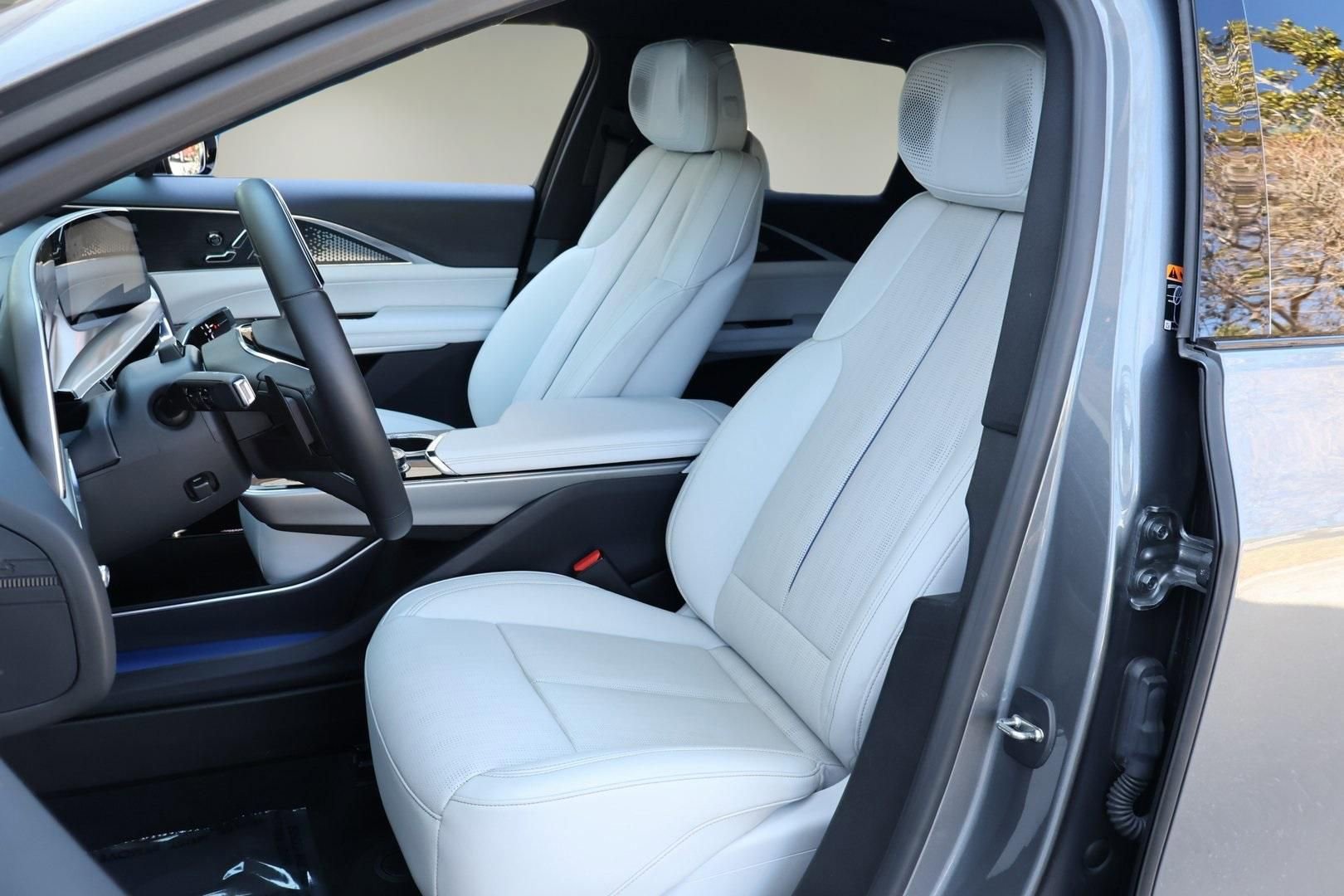 Certified 2023 Cadillac Lyriq 2WD image 11