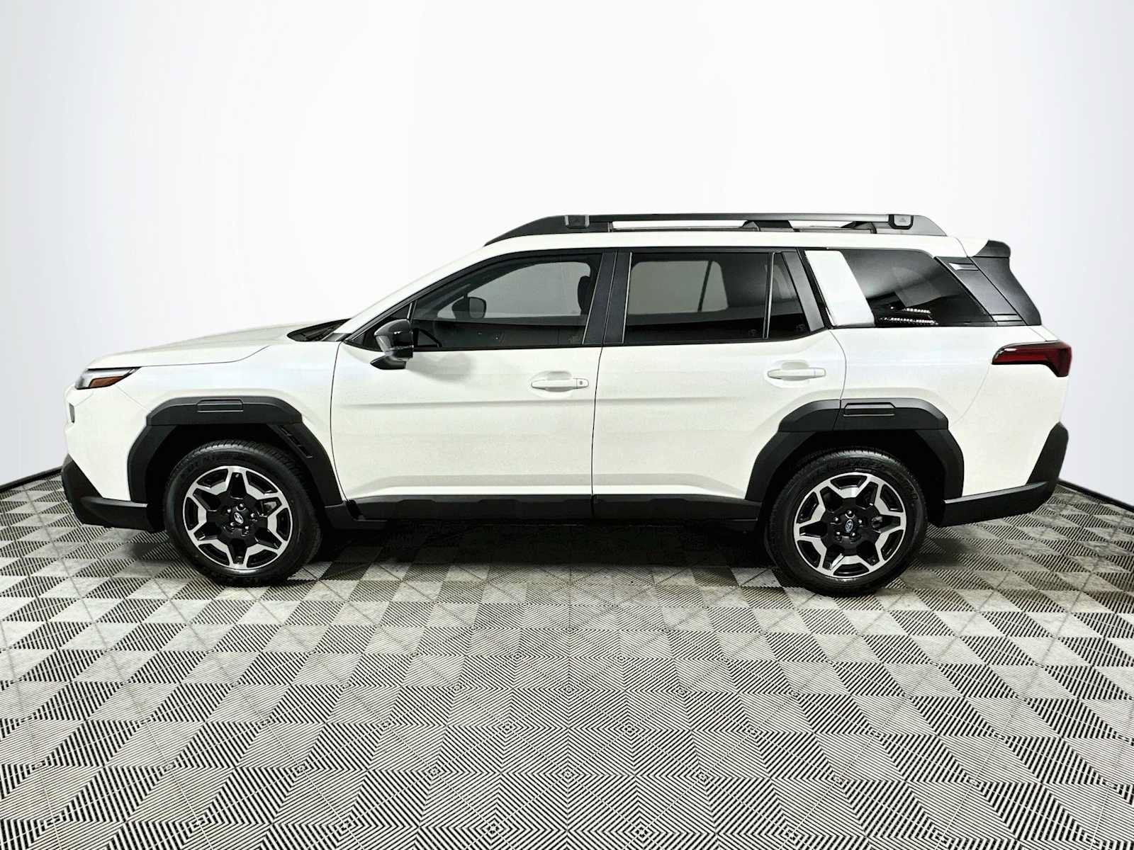 Used 2026 Subaru Outback Touring AWD/4WD image 4