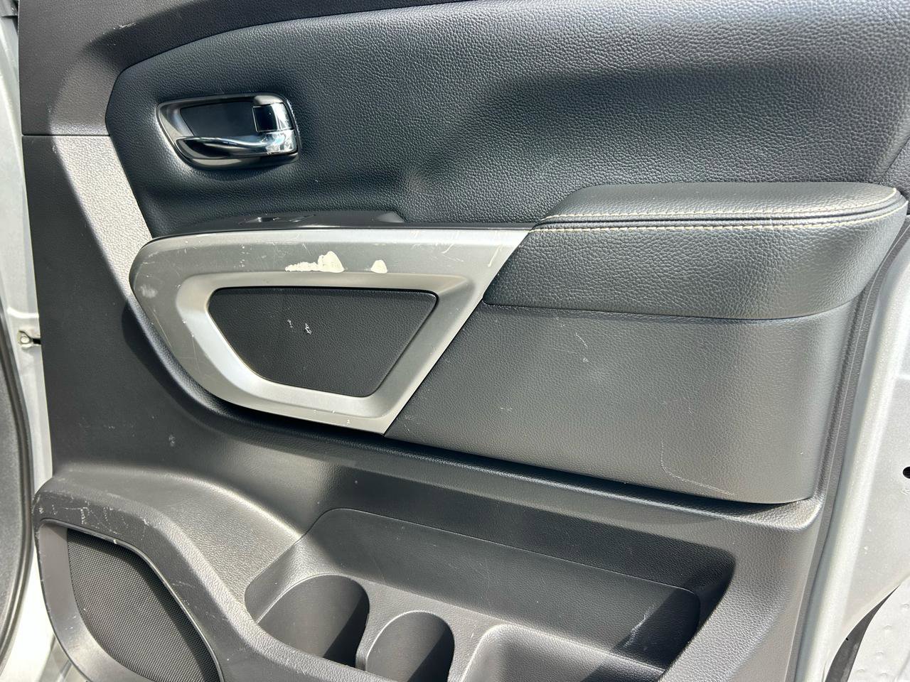 Used 2017 Nissan Titan PRO-4X image 13