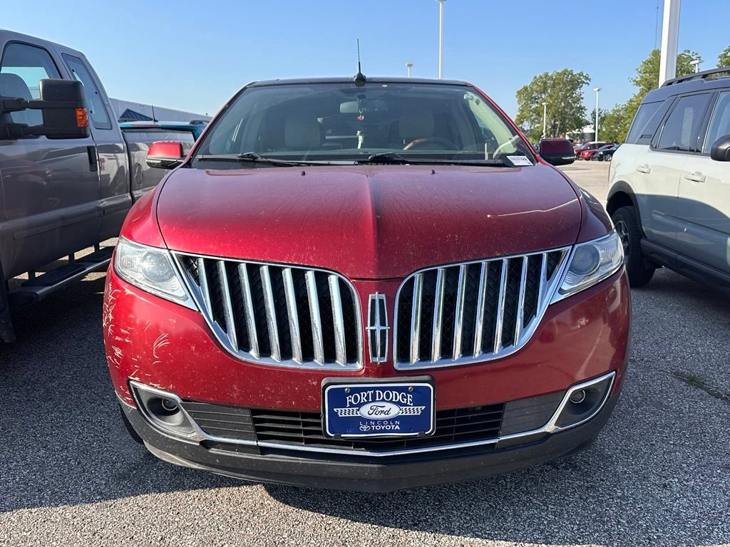 Used 2013 Lincoln MKX AWD image 2