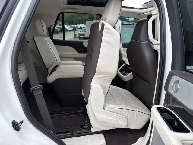 Used 2023 Lincoln Navigator Black Label AWD/4WD image 12