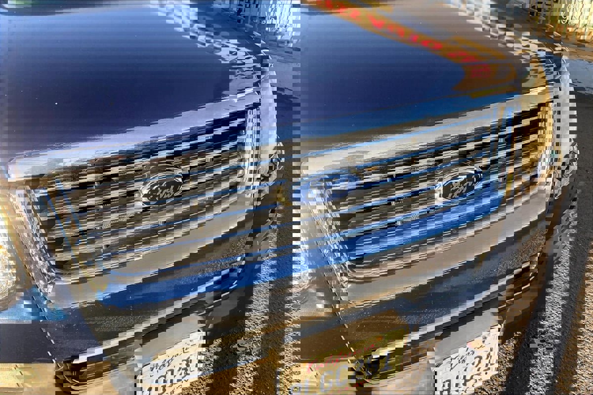 Used 2006 Ford Explorer XLT RWD image 28