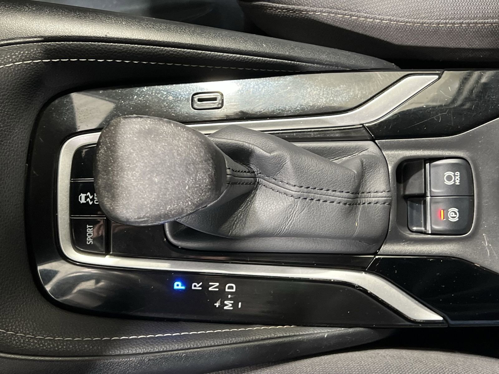 Used 2019 Toyota Corolla SE w/ Carpet Mat Package image 19